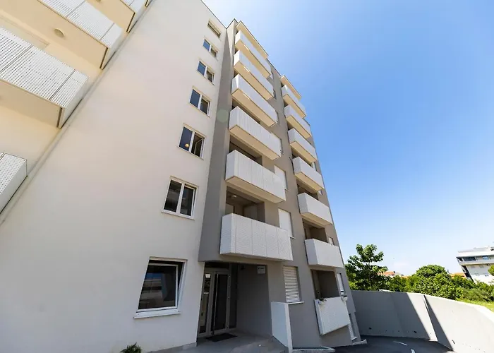 Deluxe Apartment Zara